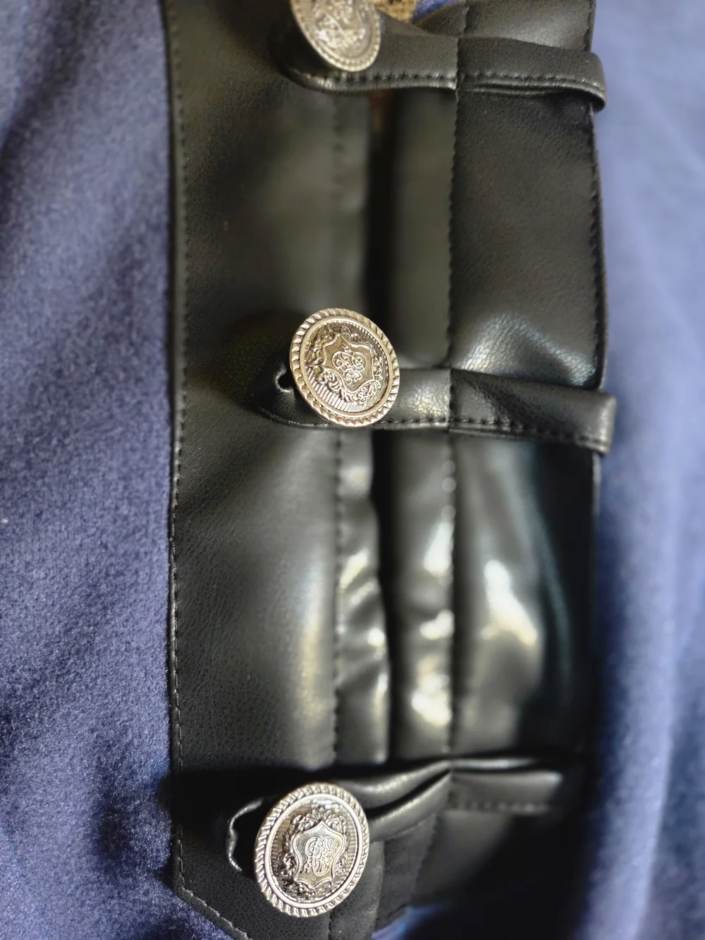 🍍3 Button Cloak - Picture 3 of 8